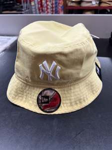 Sporting equipment: NE ERA BUCKET HAT YELLOW NY 13058263