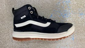 Sporting equipment: VANS ULTRARANGE  BLK 5KS51KP