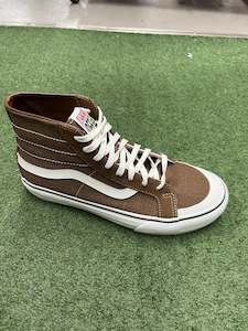 Sporting equipment: VANS SK8 HI DECON 4BX2B6T