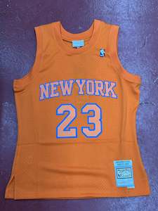 Sporting equipment: MNNK6515 NEW YORK KNICKS