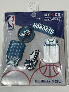 Sporting equipment: 10011806 CROCS JIBBITZ HORNETS