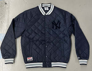 Sporting equipment: 13574107 NEW ERA NEW YORK JKT