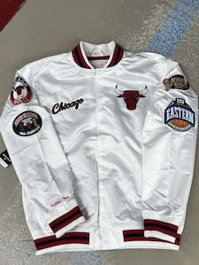 Sporting equipment: MNCG4986 MNN BULLS SATIN JACKET