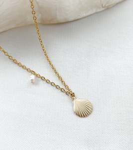 Ocean Shell Necklace Gold