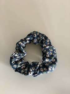 Clothing accessory: Mini scrunchie / Blue floral