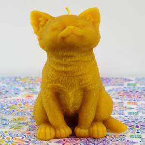 Dandelion the Kitten beeswax candle