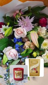 Florist: Florist Choice XL/Flowerbomb Candle/Boxed Chocs