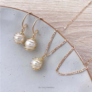 Spiral Caged Pearl Pendant Necklace & Earrings #0692 Glossy White