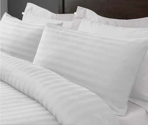 White CALIFORNIA KING Duvet Cover Set