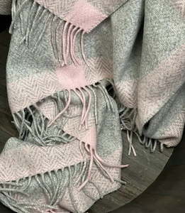 Cashmere Lambswool Throw Pearl Grey/Pink