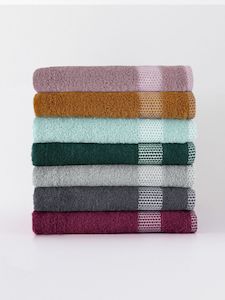 Household linen wholesaling: Lattice Bath Sheet