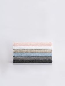 Household linen wholesaling: Reed Hand Towel