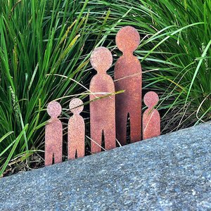 Garden Decor NZ NZ Gift: Mini family garden planter art