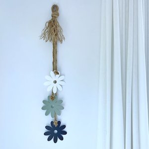 Daisy Wall Hanging (coloured)