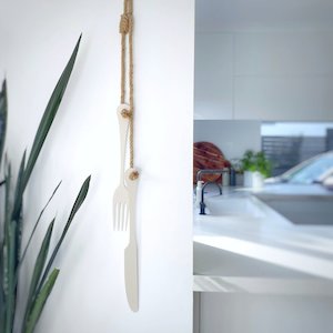 Gold: Large Cutlery (knife & fork) wall decor in Vanilla, with natural rope