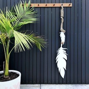 Hanging feathers, WHITE (large)