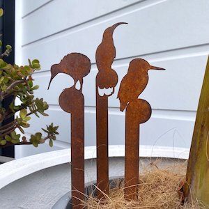 Set of 3 mini bird plant stakes, huia, kiwi, kingfisher CORTEN