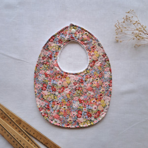 Little Acorn Liberty Bib 'Thorpe Hill' - Peach