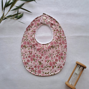 Little Acorn Liberty Bib 'Poppy & Daisy' - Dusky Pink