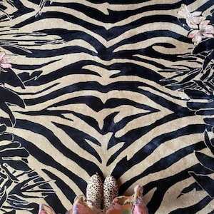 Tiger Florals 244cm x 152cm Hand Tufted Rug