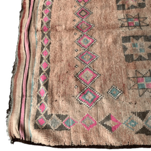 Vintage Rugs: Rosie Vintage Moroccan Rug