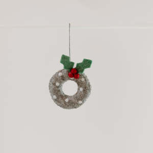 Pashom | Hanging Decoration - Wreath with Spots & Holly