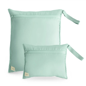 Toy: Mushie Wet Bag - Roman Green