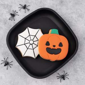 Internet only: Lunch Punch Halloween Cutter and Bento Set