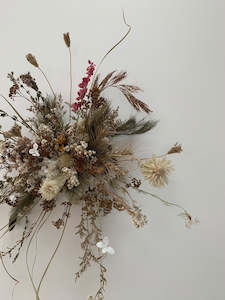 CUSTOM DRIED FLOWER WALL INSTALLATION | NATURAL