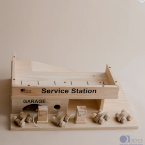 Q Toys | Solid Wooden Service Station