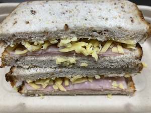 Health food: Wholegrain Ham Sandwich