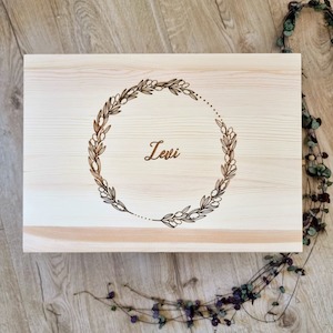 Souvenir: Olive Wreath Engraved Pine Box