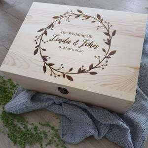 Keepsake Pine Engraved Box Wedding Date In Wreath