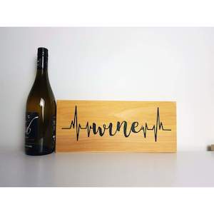 Souvenir: Wine Heartbeat Wooden Macrocarpa Sign