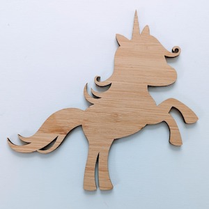 Souvenir: Unicorn Three Shape/Blank