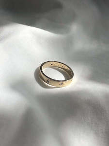 Souvenir: 18k French Gold Ring Milky Way