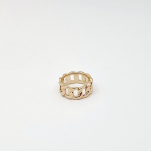 Souvenir: 18K French Gold Linked Chain Ring