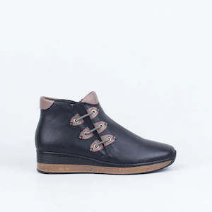 Cassini Mission Boot Black/Taupe