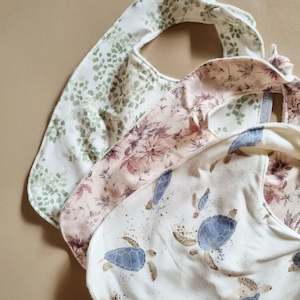 Baby wear: Classic Knot Bib - new colours