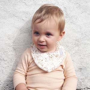 Baby wear: Organic Triple Layer Dribble Bib