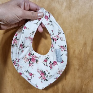 Baby wear: Organic Dribble Bib -Wild Roses