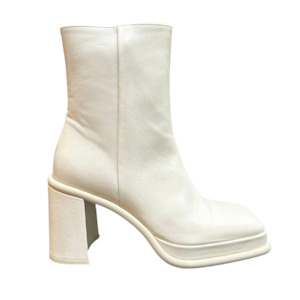 Shoe: Beau Coops Deonisia Boot