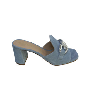 Unisa Mecer Mule, Jean Blue