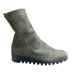 Shoe: Arche Lommay Nubuck Boot