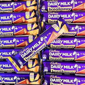 DATED Cadbury Chocolate Bar Dairy Milk Breakaway 44g