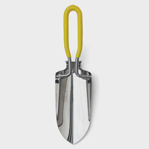 Outdoor Garden: Folding Trowel