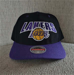 MITCHELL & NESS LAKERS SNAPBACK - BLACK/PURPLE/YELLOW