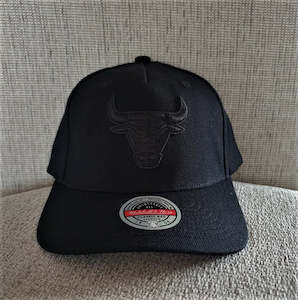 MITCHELL & NESS BULLS SNAPBACK - BLACK/BLACK