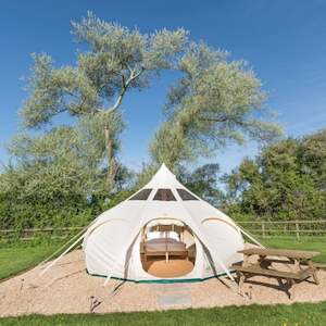 Camping equipment: 4m Hybrid Deluxe Stargazer