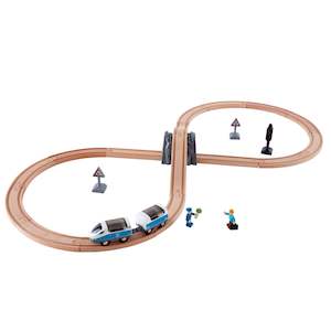 Hape Figure 8 Safety Set